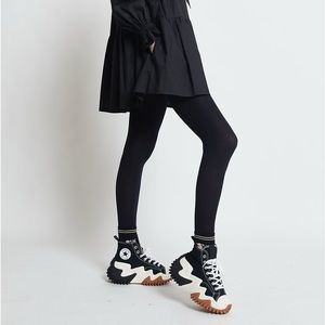 CONVERSE RUN STAR MOTION PLATFORM HIGH TOP BLACK
USD $91.58